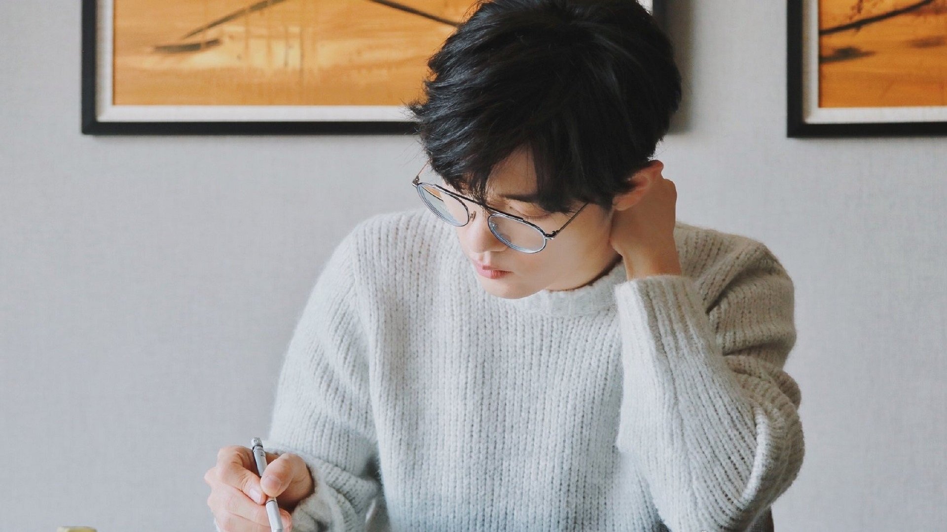 开云体育中国-篮球的双重奏，当灰熊啃噬雄鹿，詹姆斯点燃天际